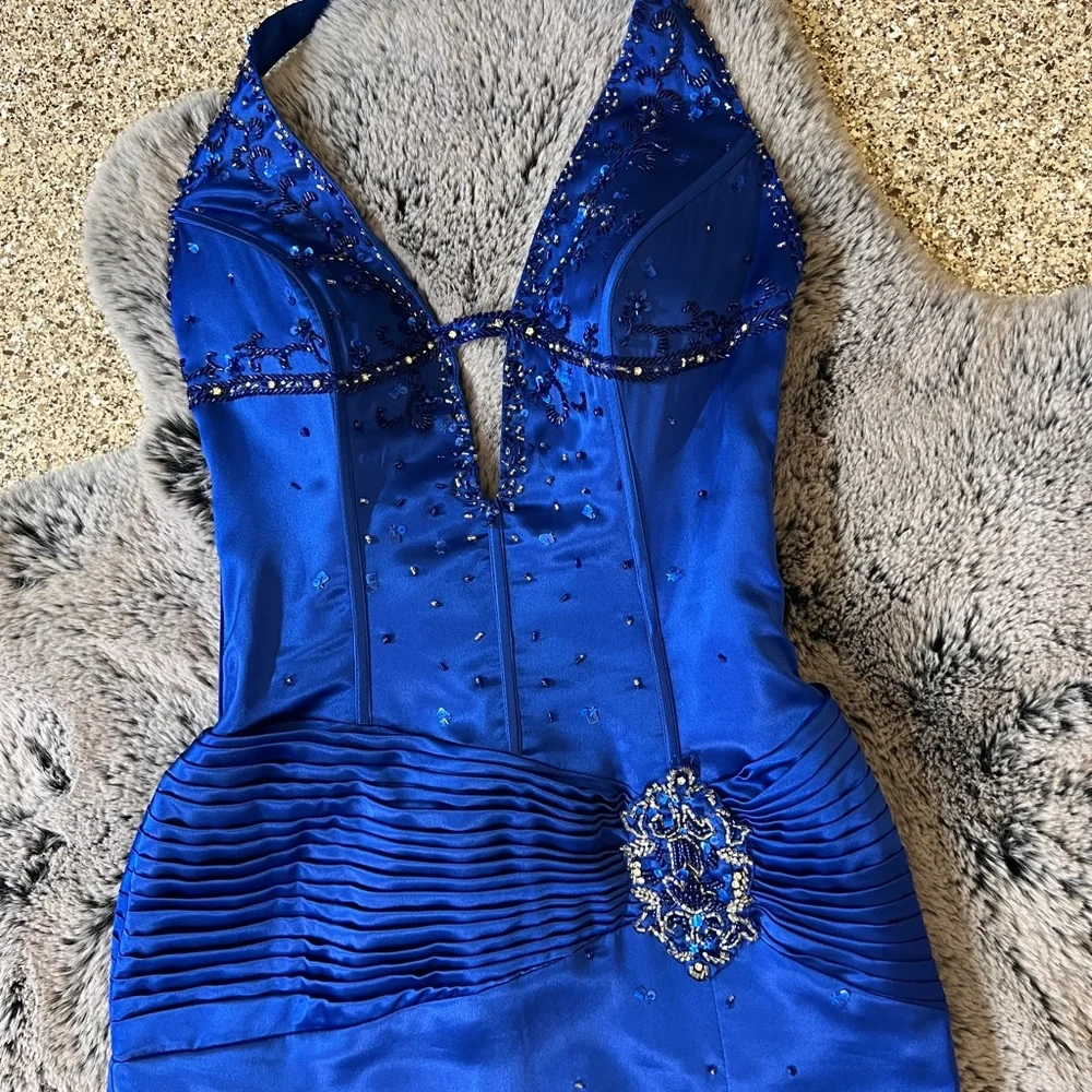 Gala dress , used in Cans film festival once - Picture 2 of 5